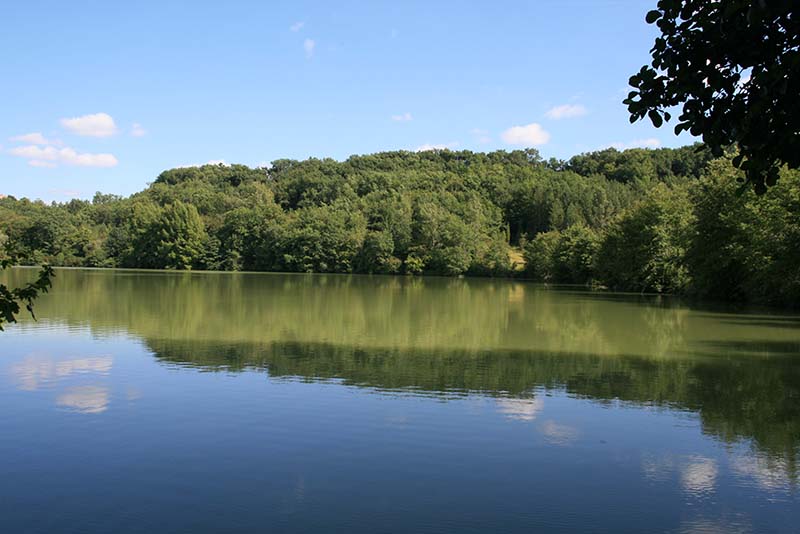 lac camping lac de Neguenou